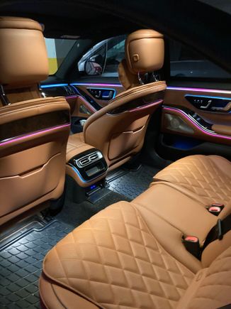 The inside is nice thou .!
It’s a white exterior.
