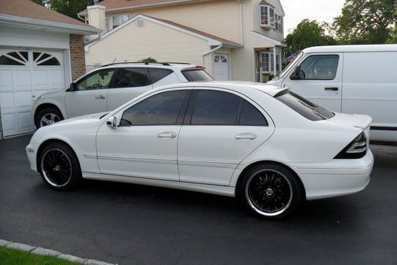 just installed lorinser rp boot lip,,and roof spoiler.