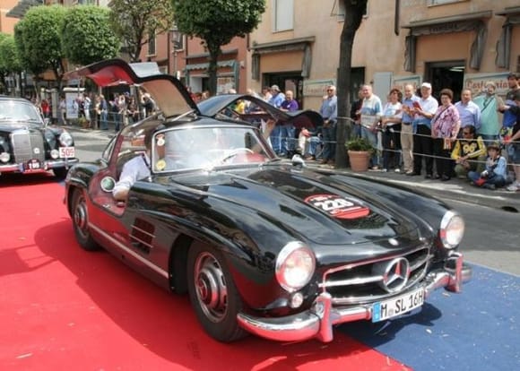 if you go in webshots (2fast4amg) u will find more than 300 fotos of the last mille miglia with the last AMG models