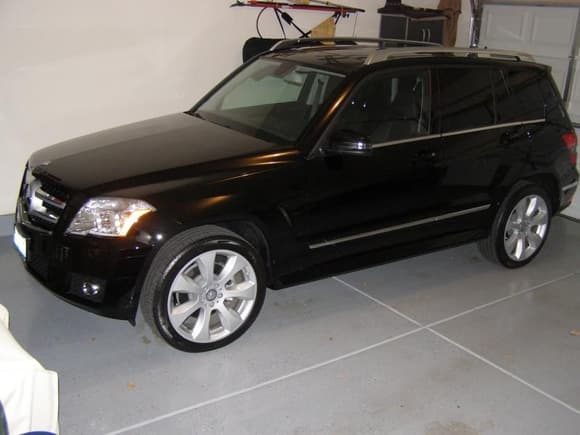 GLK350 4MATIC Black/Navigation/Appearance PKG 20in Wheels/HID Kit