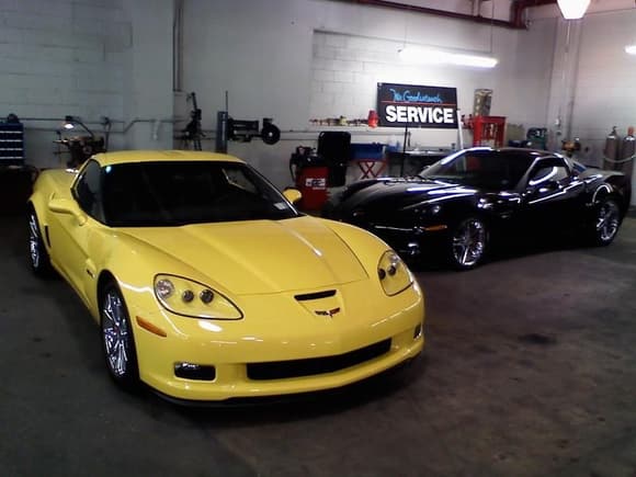 2 Z06s hanging out in the shop, beautiful moment.