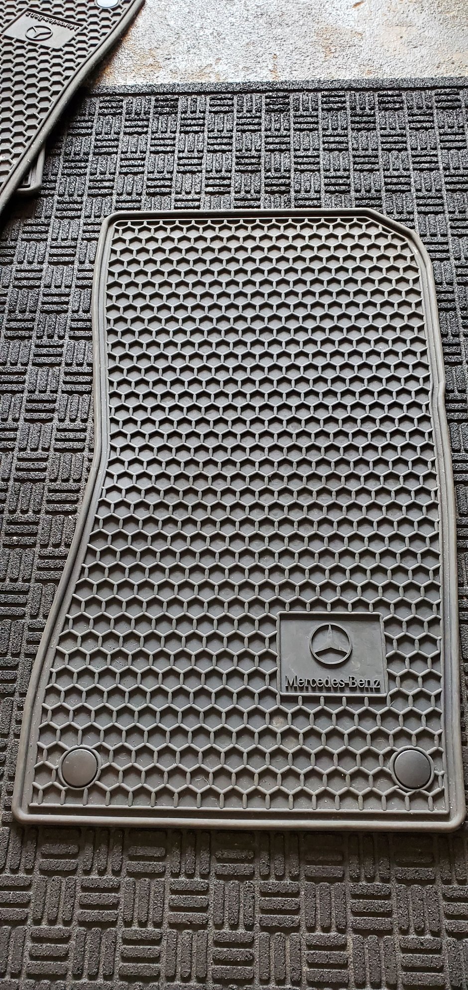 Accessories - w211 oem genuine rubber mats - Used - 2007 to 2009 Mercedes-Benz E63 AMG - Woodbridge Township, NJ 07067, United States