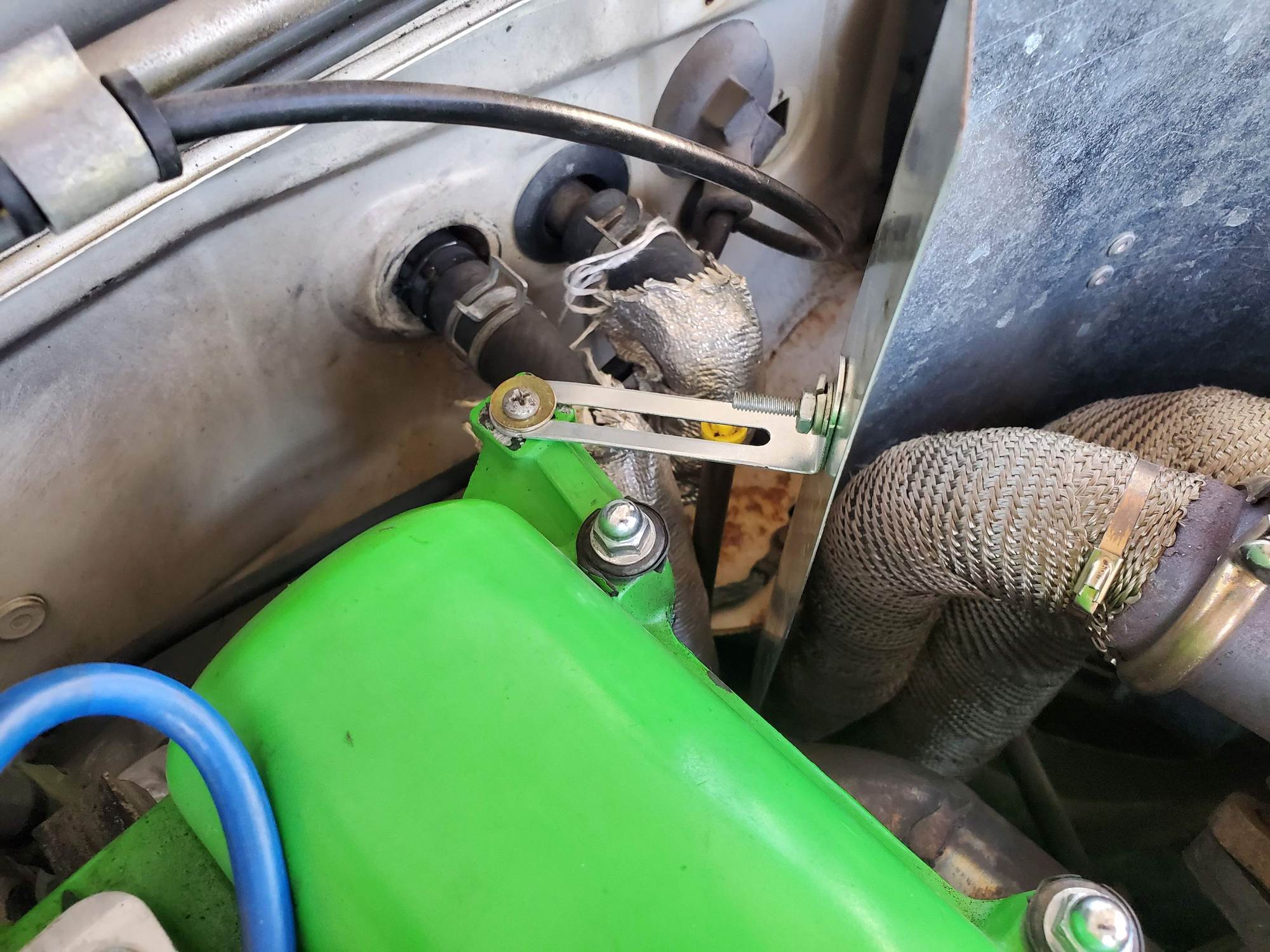 Added a heatshield bracket