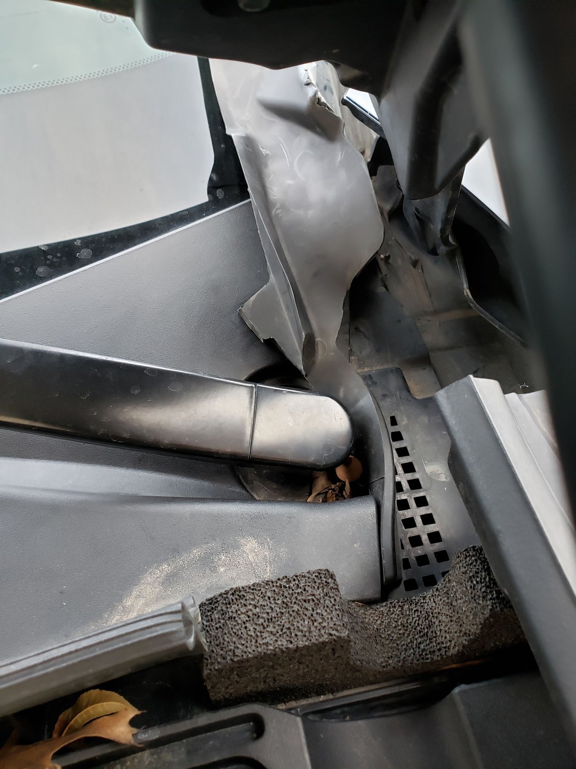 Windshield rubber pieces and bottom corners MyG37