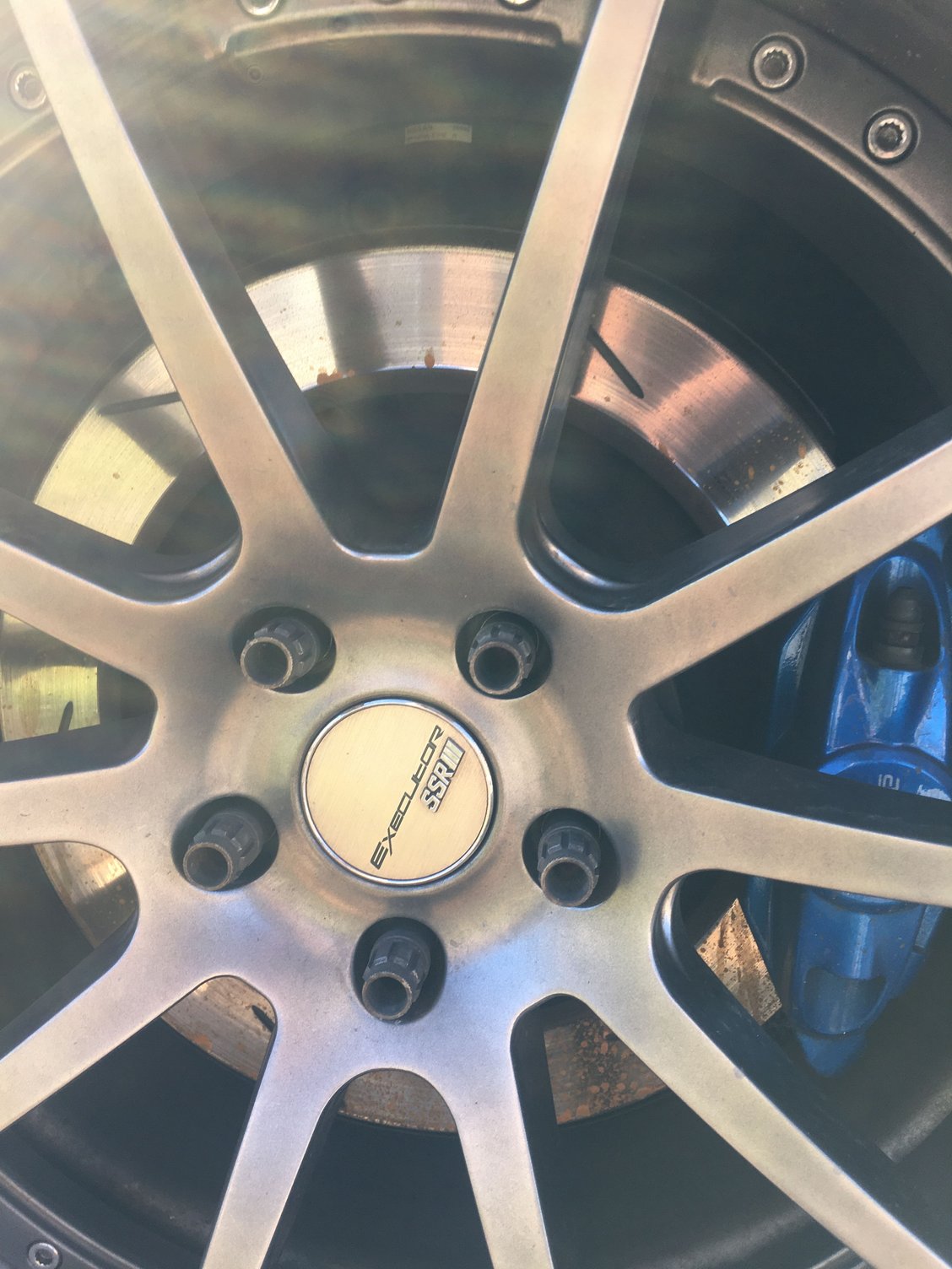 How to take off theses aftermarket lug nuts MyG37