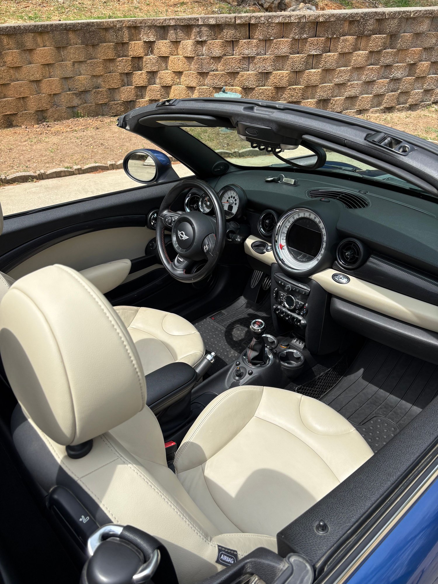 2013 Mini R59: Roadster - 2013 Mini Cooper S R59 Roadster - Used - VIN WMWSY3C52DT565992 - 107,000 Miles - 4 cyl - 2WD - Manual - Coupe - Blue - Chattanooga, TN 37374, United States