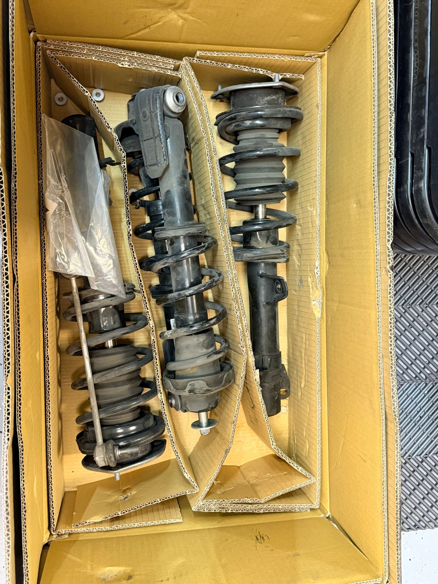 Miscellaneous - R60-R61 parts - Used - All Years  All Models - Henderson, NV 89015, United States