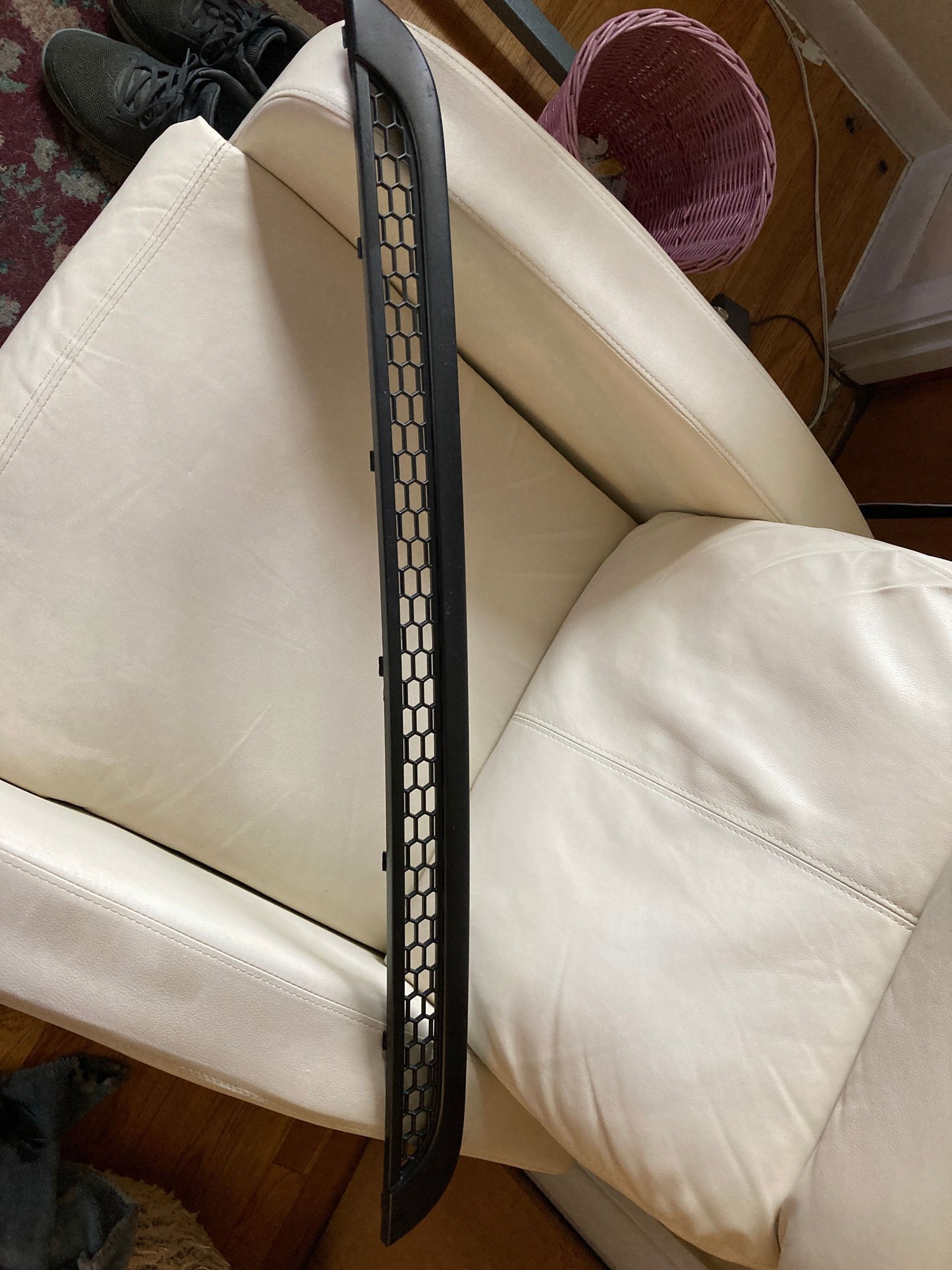 Exterior Body Parts - Aero upper bumper grill (OEM) (NLA) - Used - All Years  All Models - All Years  All Models - Brockton, MA 02302, United States