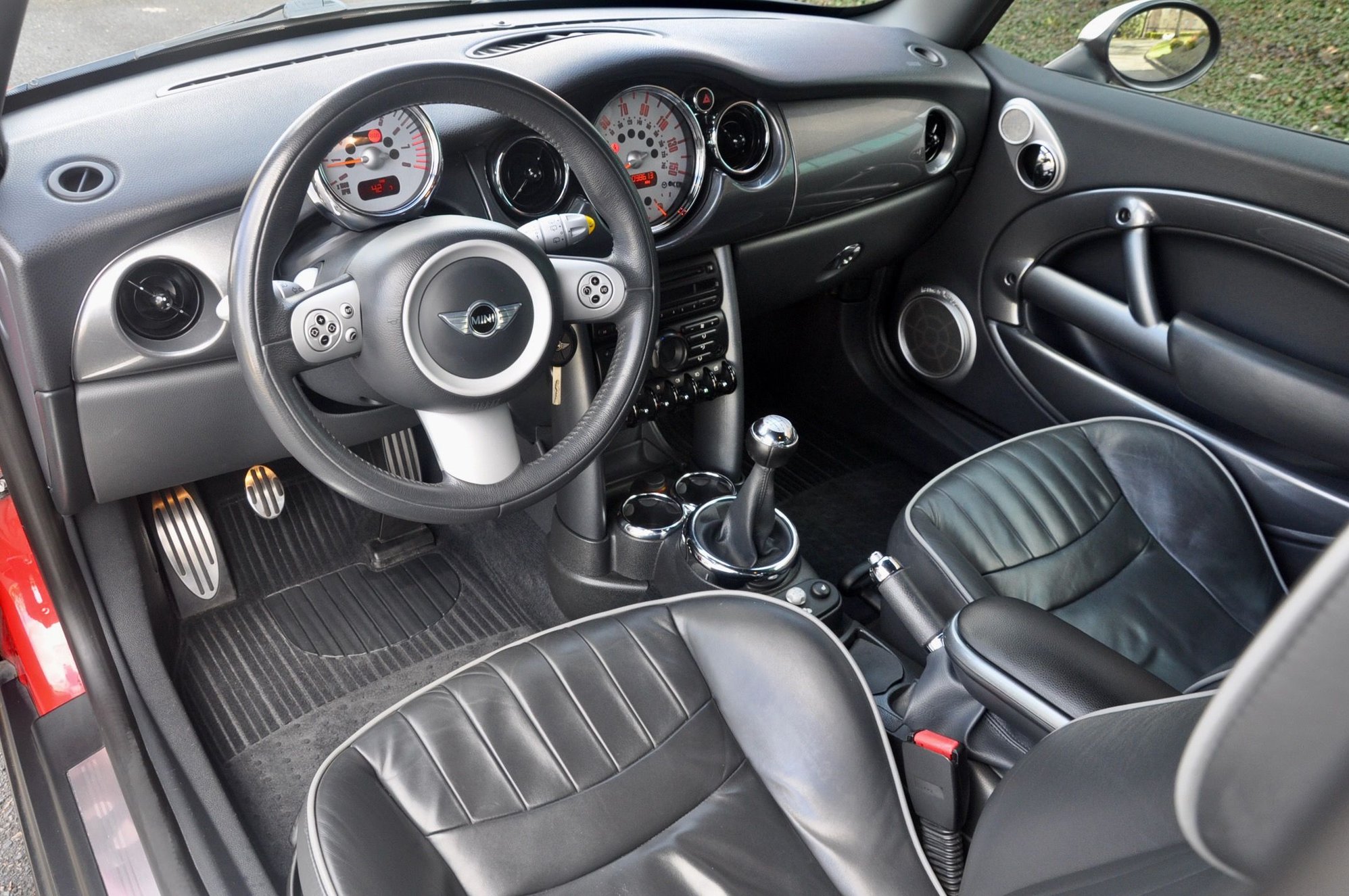 2006 Mini R53: "Mk I" Mini Cooper S - No reserve on bring a trailer - 2006 mini john cooper works hatchback - Used - VIN WMWRE33556TN26730 - 99,000 Miles - 4 cyl - 2WD - Manual - Hatchback - Red - Hillsboro, OR 97124, United States
