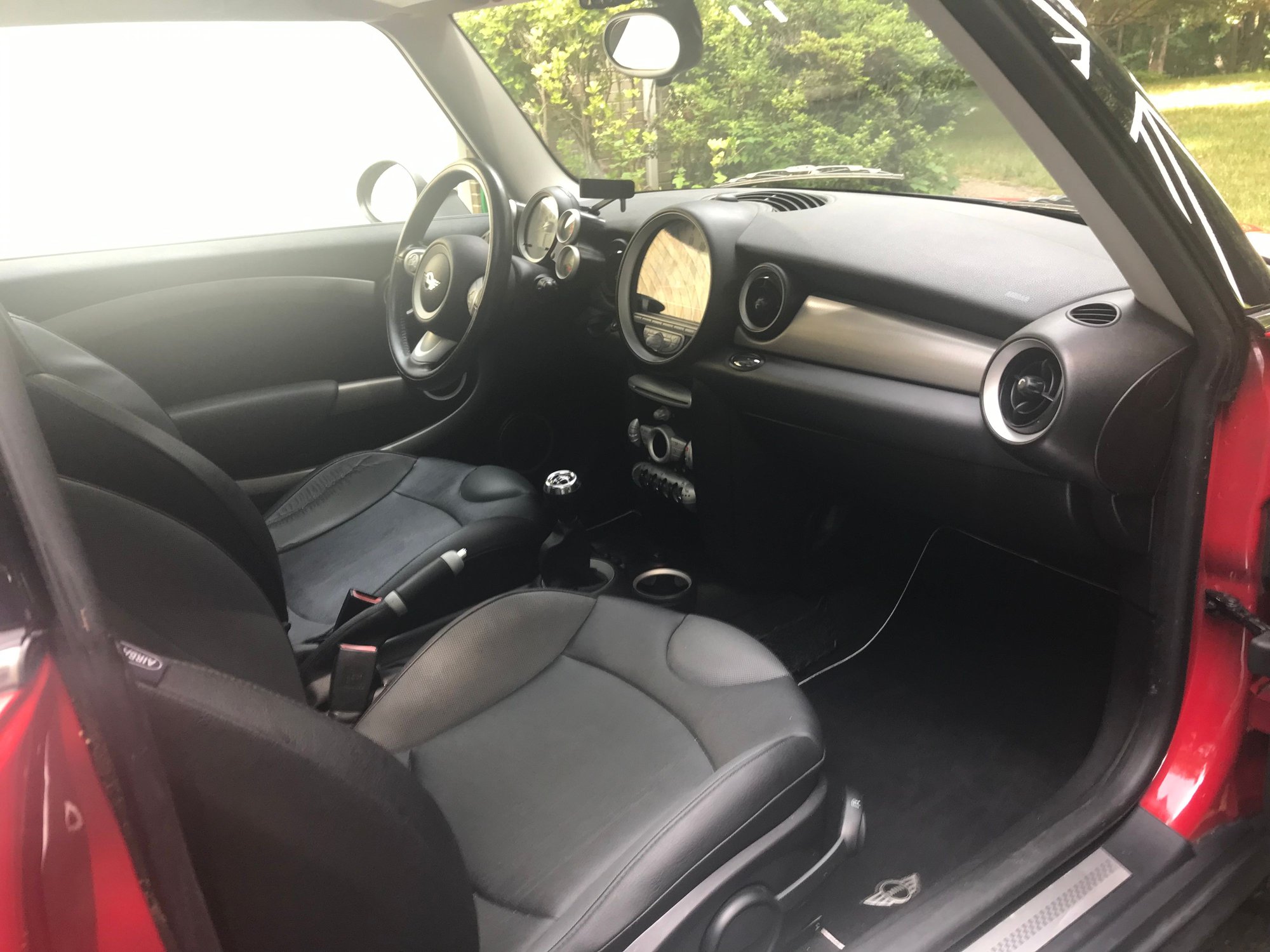 2009 Mini R56: "Mk II" Mini Hatch/Hardtop range - 2009 MINI Cooper S: Looks good, drives well, needs some TLC. - Used - VIN WMWMF73509TT95564 - 150,000 Miles - 4 cyl - 2WD - Manual - Hatchback - Red - Fallston, MD 21047, United States