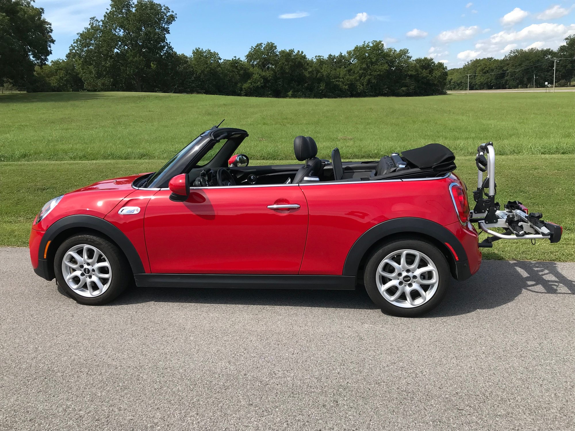 2019 Mini Convertible - 2019 Red Minicooper S convertible - Used - VIN WMWWG9C58K3F66488 - 33,557 Miles - 4 cyl - 2WD - Manual - Convertible - Red - Batesville, AR 72501, United States