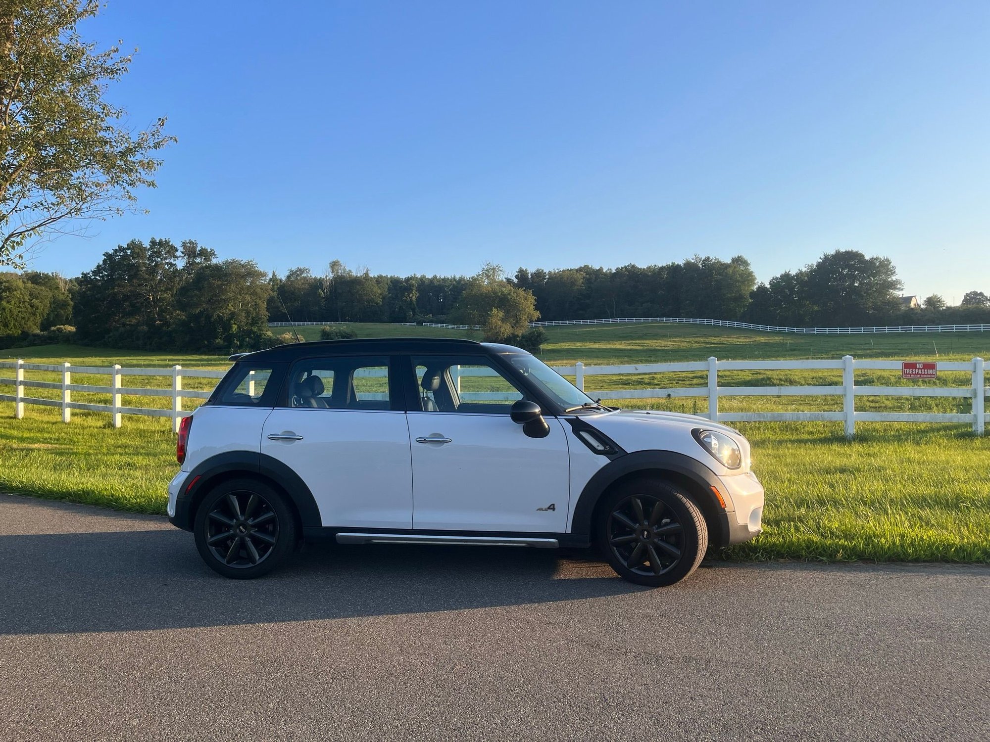 2015 Mini Cooper Countryman - 2015 Mini Cooper Countryman ALL4 S - Used - VIN WMWZC5C53FWM19529 - 115,120 Miles - 4 cyl - AWD - Manual - SUV - White - Monroe, CT 06468, United States