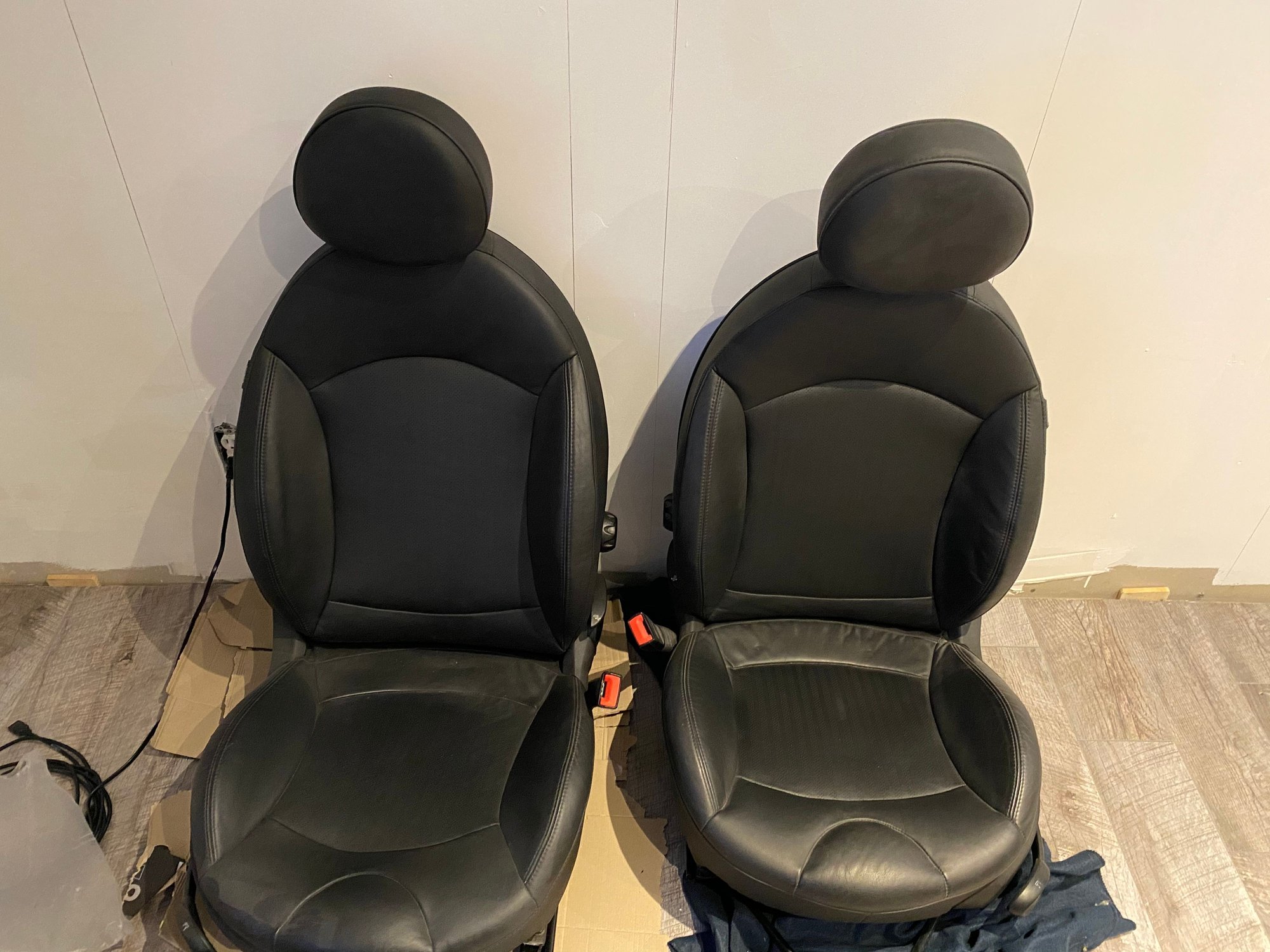 Interior/Upholstery - Leather seating for R55 56 57 58 60 61 - Used - 2007 to 2014 Mini All Models - Campbellville, ON L0P1B0, Canada