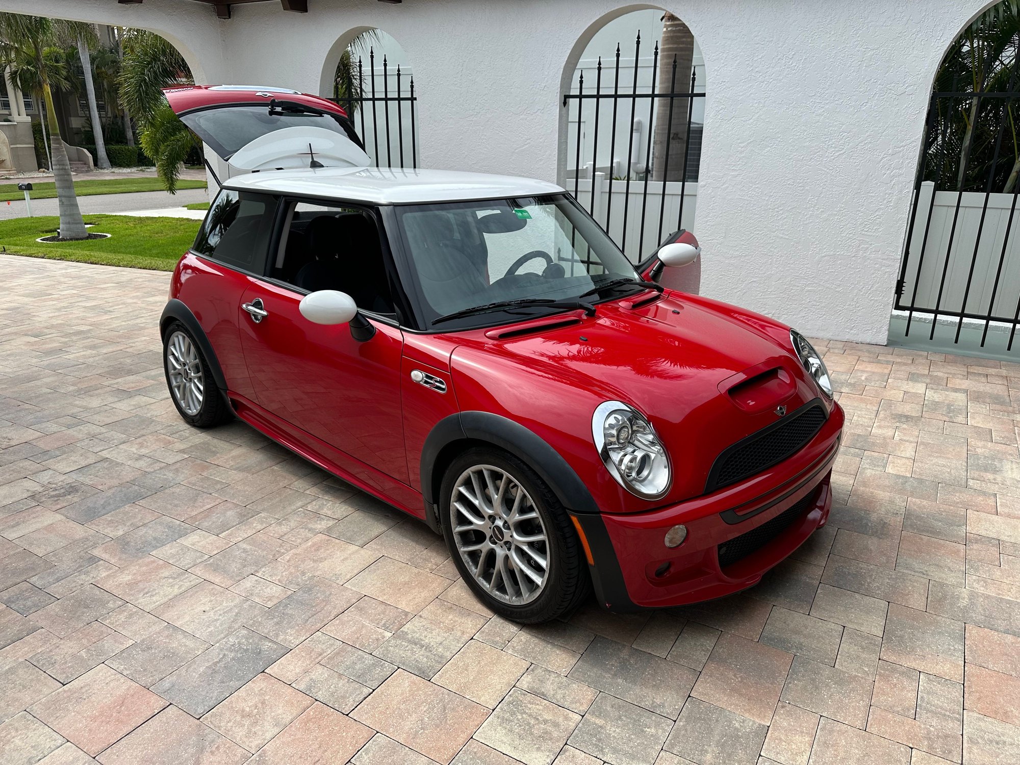 2006 Mini R53: "Mk I" Mini Cooper S - Mini Cooper S 2006 - Used - VIN WMWRE335X6TL15913 - 59,200 Miles - 4 cyl - 2WD - Manual - Coupe - Red - St. Petersburg, FL 33715, United States