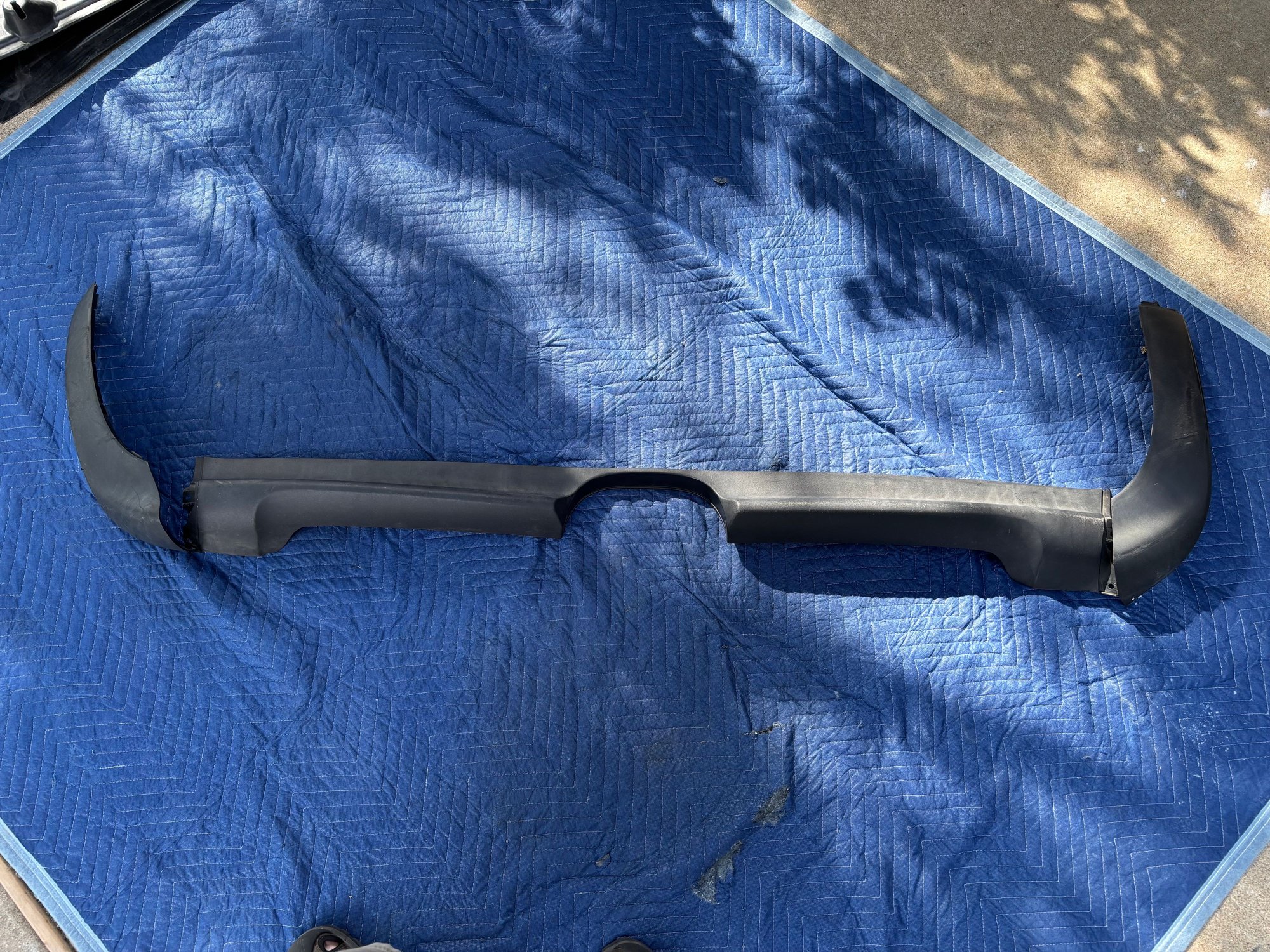 Exterior Body Parts - GENUINE 2006 MINI GP Rear Bumper Edge Trim - Used - 2006 Mini Cooper - Cedar Park, TX 78641, United States
