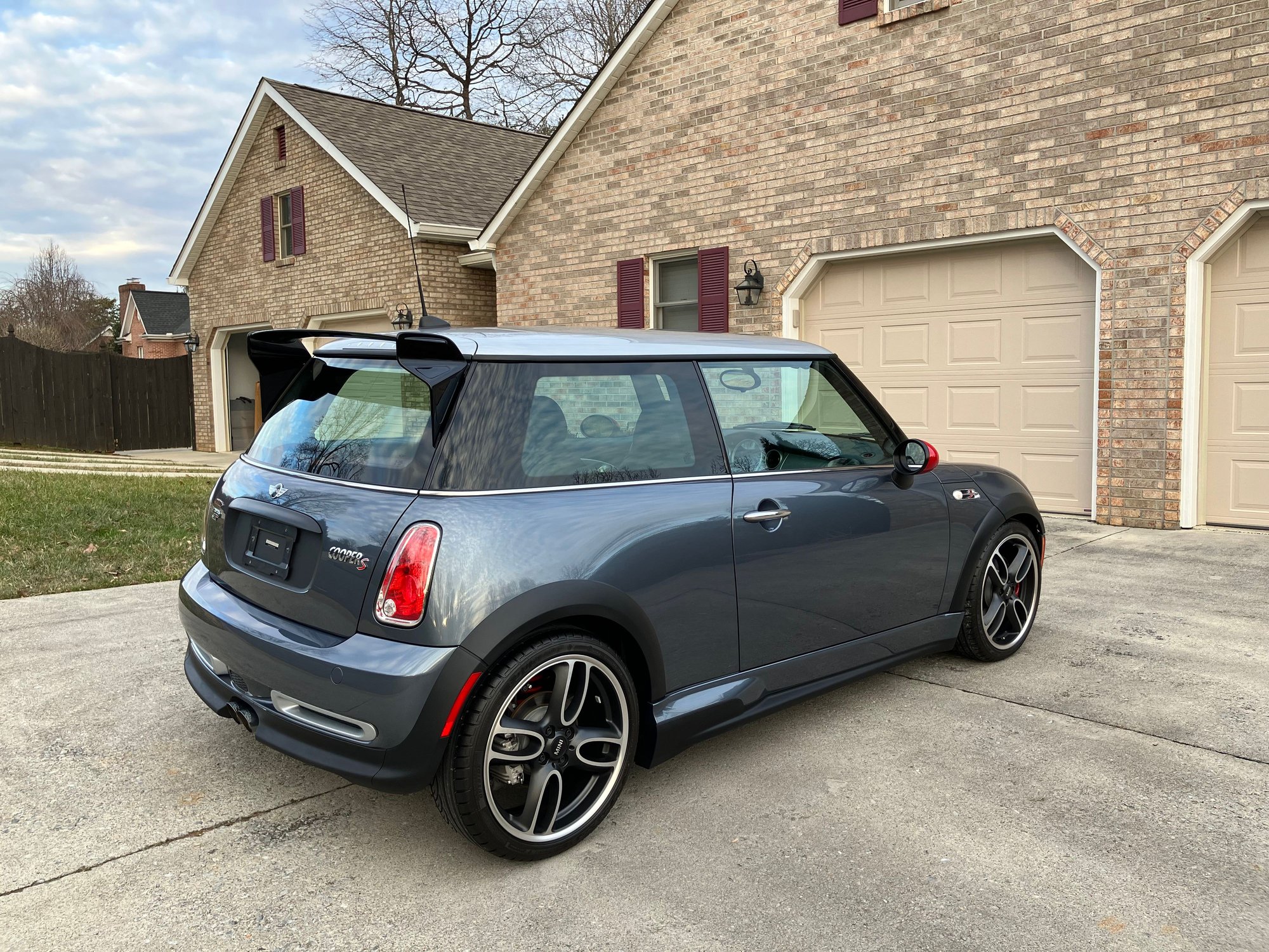 2006 Mini R53: "Mk I" Mini Cooper S - Collector-quality 2006 MINI Cooper S JCW GP - Used - VIN WMWRE93536YB72358 - 320 Miles - Manual - Hatchback - Johnson City, TN 37604, United States
