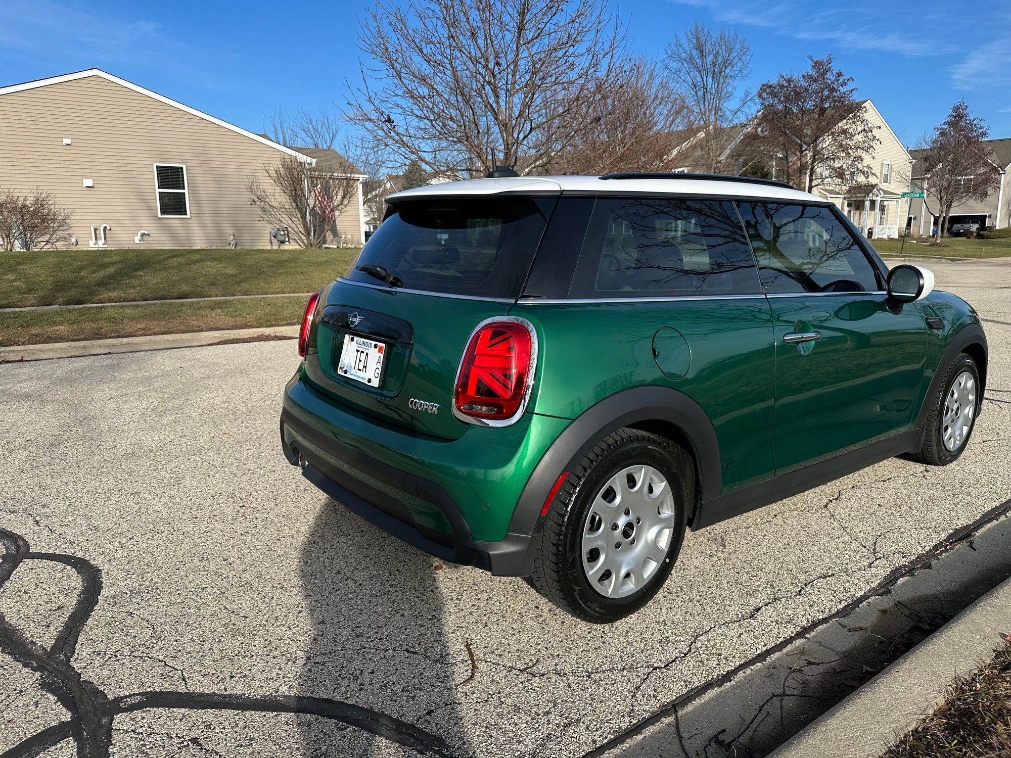 2024 Mini F56: Mini Hatch/Hardtop - 2024 Mini Cooper Hardtop 3-door 6spd - Green on Tan with Low Miles! - Used - VIN WMW33DH08R2U53099 - 12,900 Miles - 3 cyl - 2WD - Manual - Hatchback - Other - Madison, WI 53705, United States
