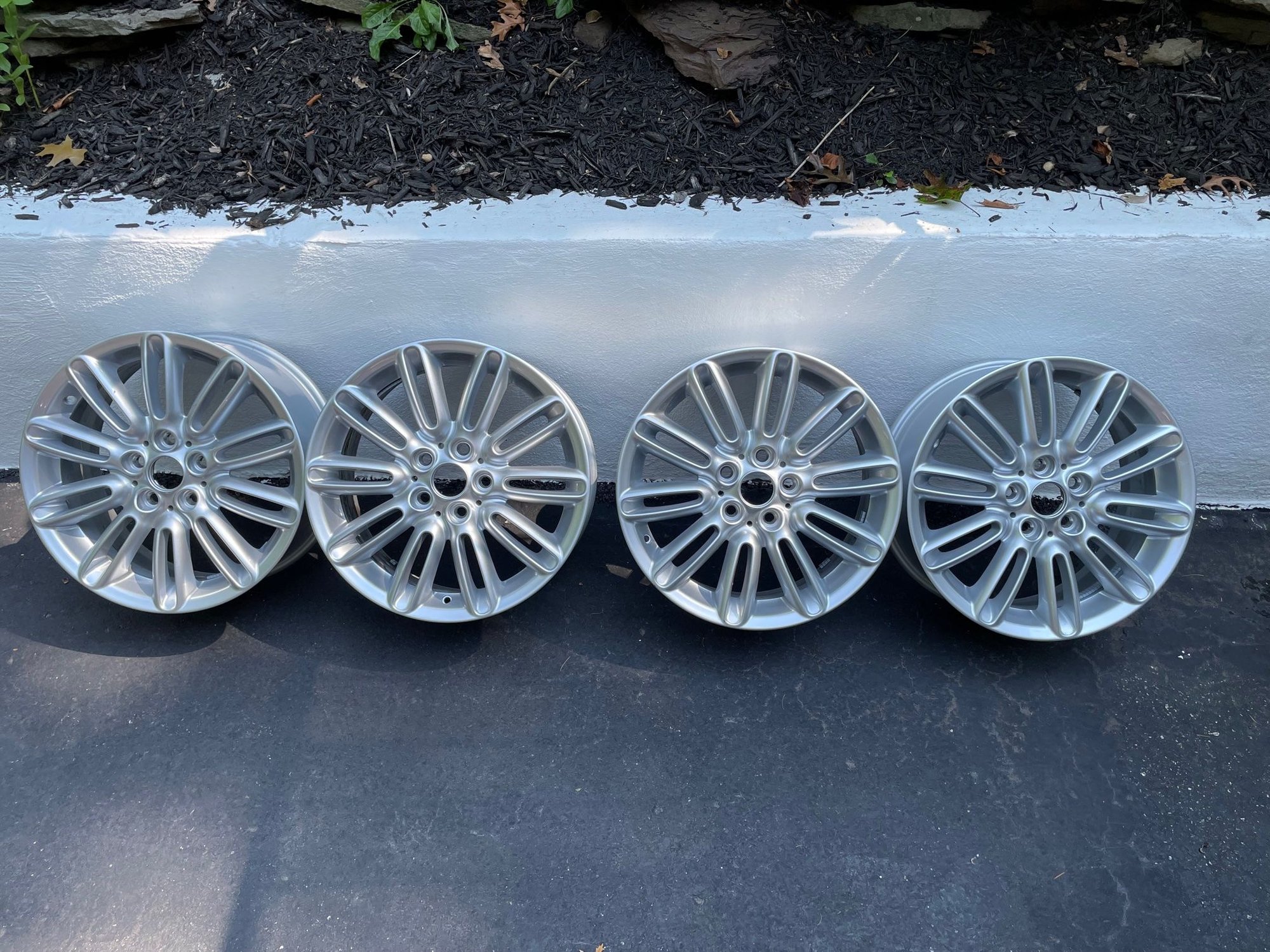 Wheels and Tires/Axles - MINI OEM Tentacle spoke Wheels 17" x7--set of 4 - New - 2014 to 2021 Mini F56: Mini Hatch/Hardtop - 2014 to 2021 Mini F55: 5-door Hatch - 2014 to 2021 Mini Convertible - Fort Salonga, NY 11768, United States