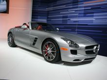 Mercedes Benz SLS AMG Roadster  1