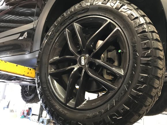 255/55R18 Nitto Ridge Grapplers