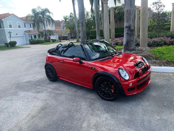 2006 R52 S JCW with complete aero kit, GP1 intercooler and much more JCW accessories! Car was completely refurbished! 