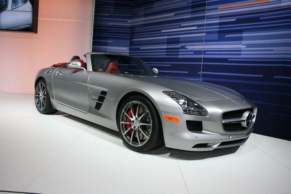 Mercedes Benz SLS AMG Roadster  1