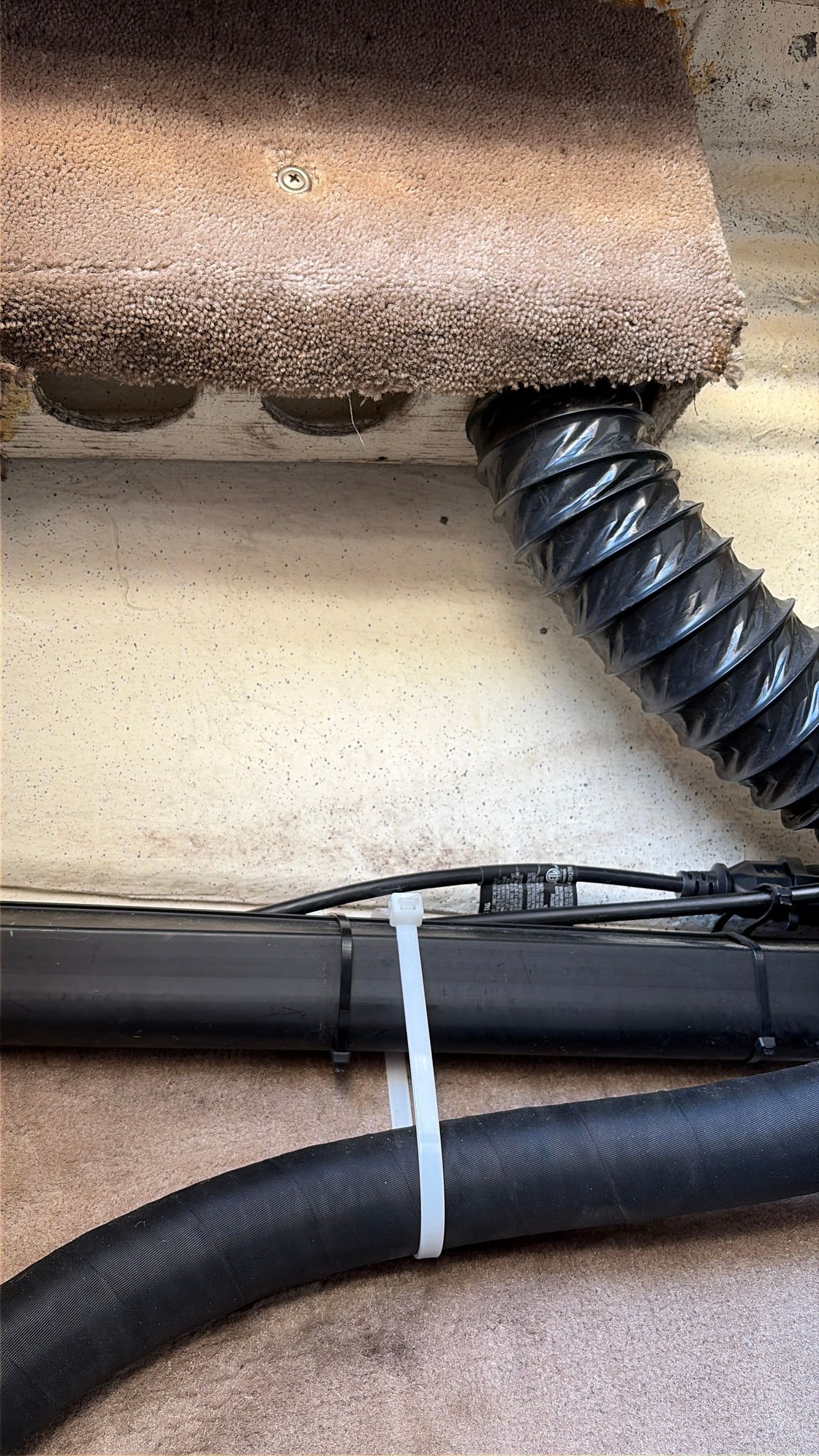 Upper plenum box�Again should either of these 2 unused ports be plugged or left passive?