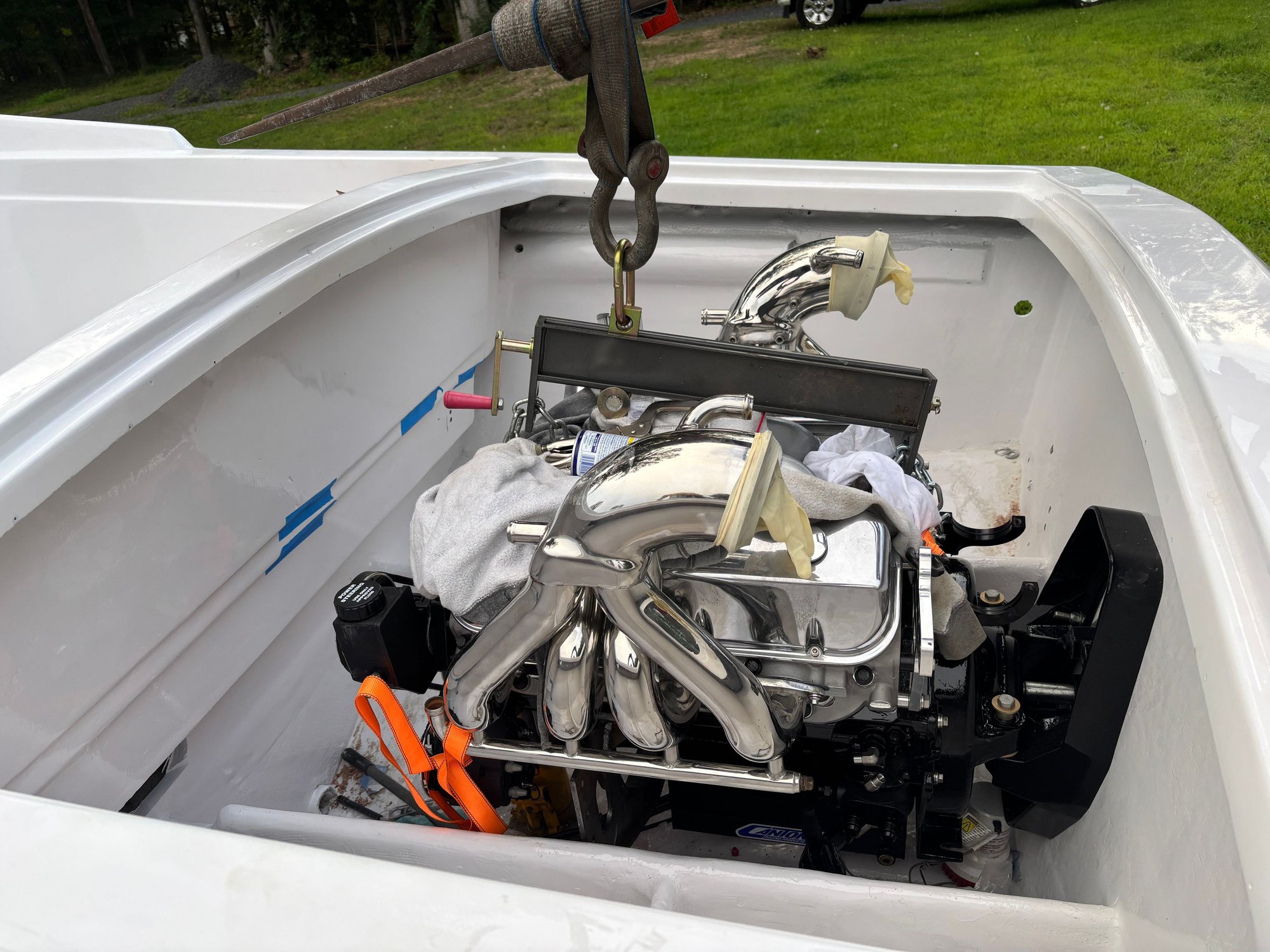 Set the motor to drill the aluminum angle. Had it from the tractor with a bottle jack undder the front got the alignment dead on.