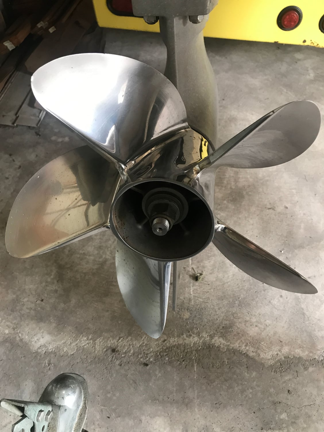 high five 5 blade propeller
