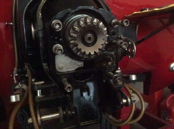 Driveshaft gear and shaft stuck in boat, if I bump starter it does turn