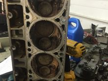 Surprisingly the left head looks really clean and no obvious valve damage