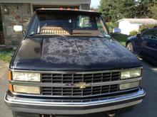 Yeah, since this I got bored and painted the hood with a rattle can, still looks like shit