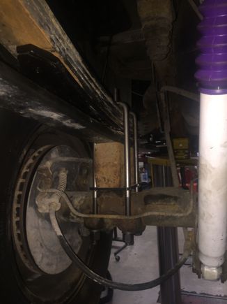 Everything bolted up until i can get the right u bolts!!!