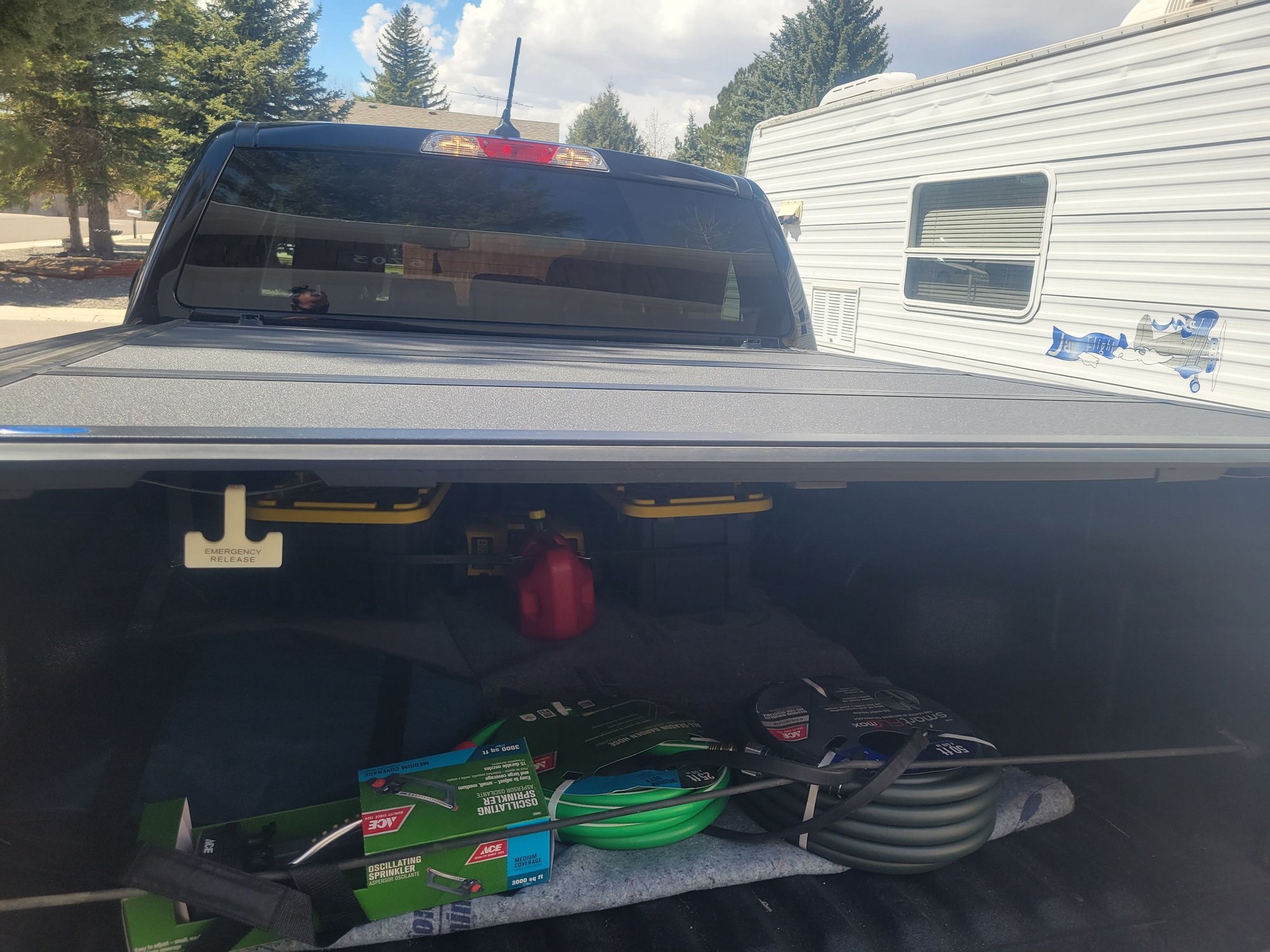 Miscellaneous - 2019-2023 Ford Ranger 5ft truck bed Trifold Tonneau Hard Cover - Used - 2019 to 2022 Ford Ranger - Fort Collins, CO 80525, United States