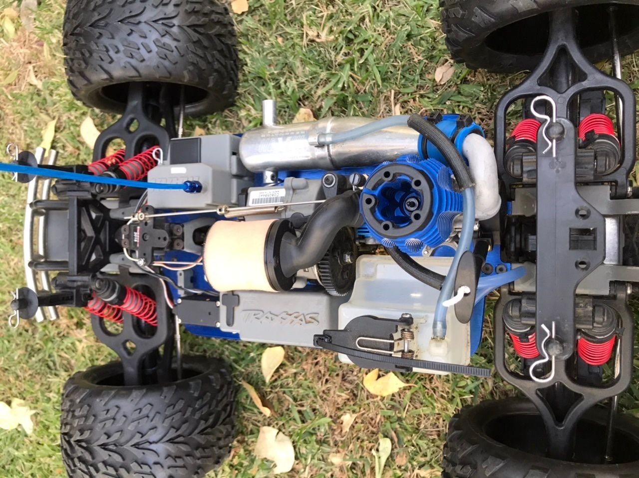 Redline Kit Di Montaggio RC Per 2.5 Traxxas Tmaxx 1/10th Nitro A