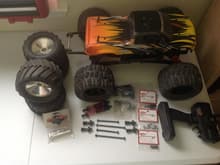 Kyosho MAD FORCE ve monster truck used, with spare parts and extra set of wheels