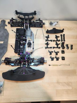 The roller. Has mostly ceramic bearings. SERVOS NOT for sale.