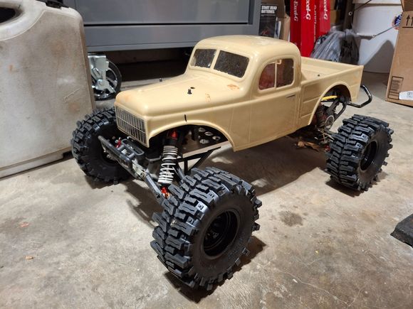 This body is temporary. I'm thinking about getting a JConcepts S-10 shell.