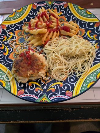 Lump crab cake, pasta w garlic, fries. Lunch. 