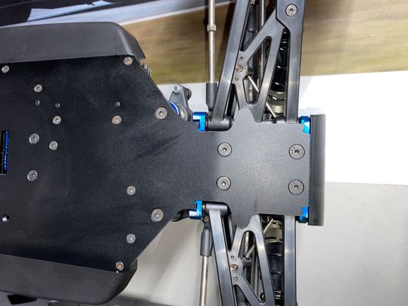 Slight used A-B mounts, came from a another kit.