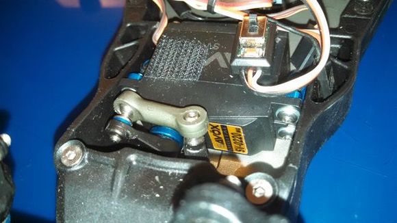 B5m servo Savox SV 0220mg