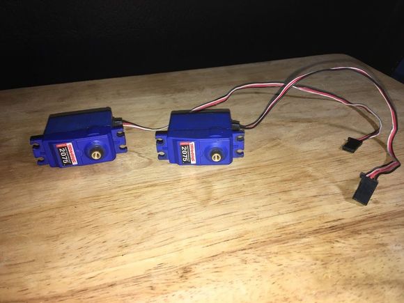 Traxxas 2075 Servos