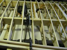 Ample strut bracket clearance
