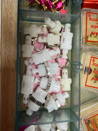 Robart one way and std air connectors