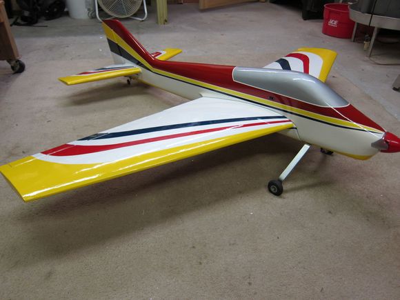 Aluminum landing gear because CF was ridiulous price.