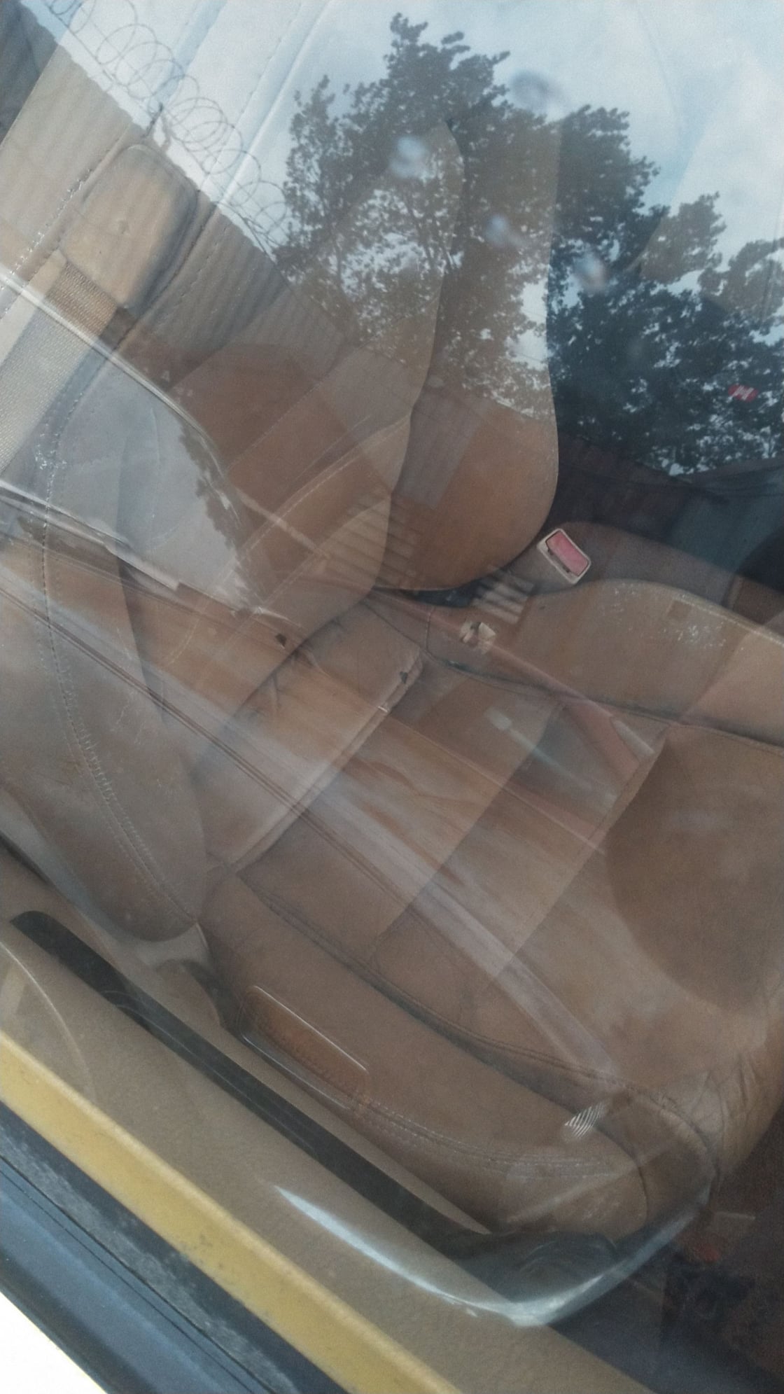 Interior/Upholstery - 93 touring tan leather for parts or repairs - Used - 1993 to 1995 Mazda RX-7 - Woodhaven, NY 11421, United States
