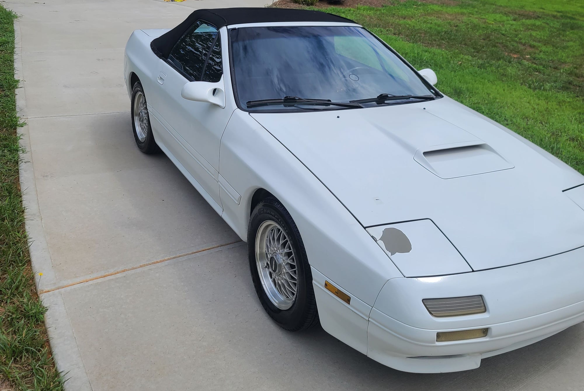 1990 Mazda RX-7 - Garage Kept RX-7 - Used - VIN JM1FC3527L0713107 - 122,000 Miles - 2 cyl - 2WD - Manual - Convertible - White - Concord, NC 28027, United States