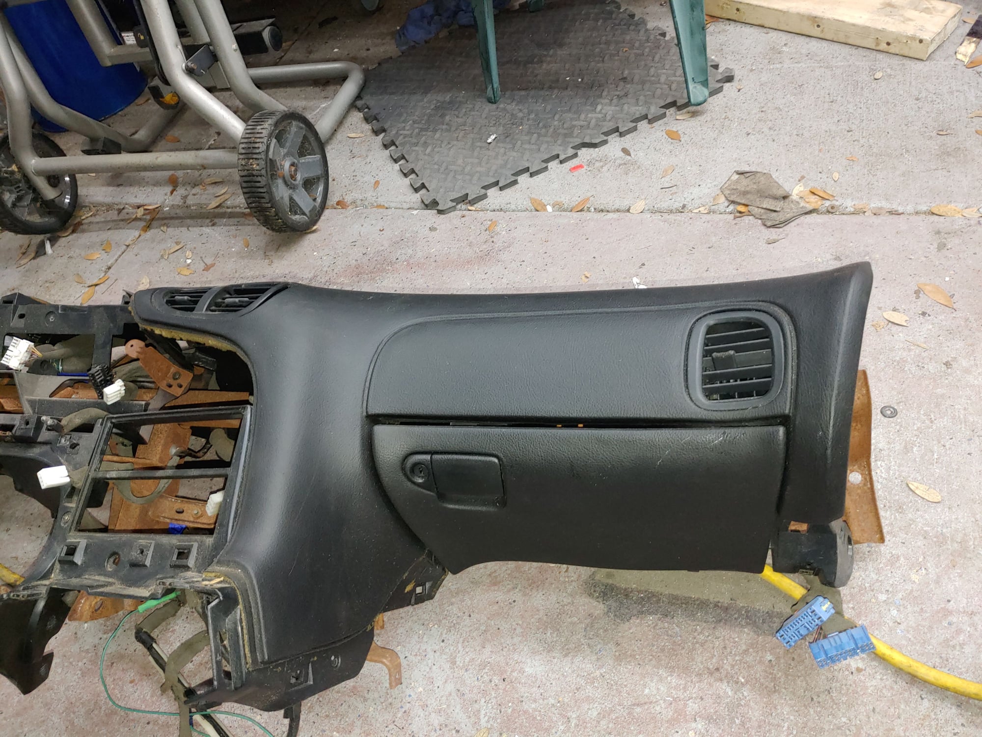 Interior/Upholstery - 1993 FD - LHD Dash - Included Wiring, Dash Bar, Glove Box, Center + Passenger Vent - Used - 1993 to 1995 Mazda RX-7 - Tampa, FL 34610, United States