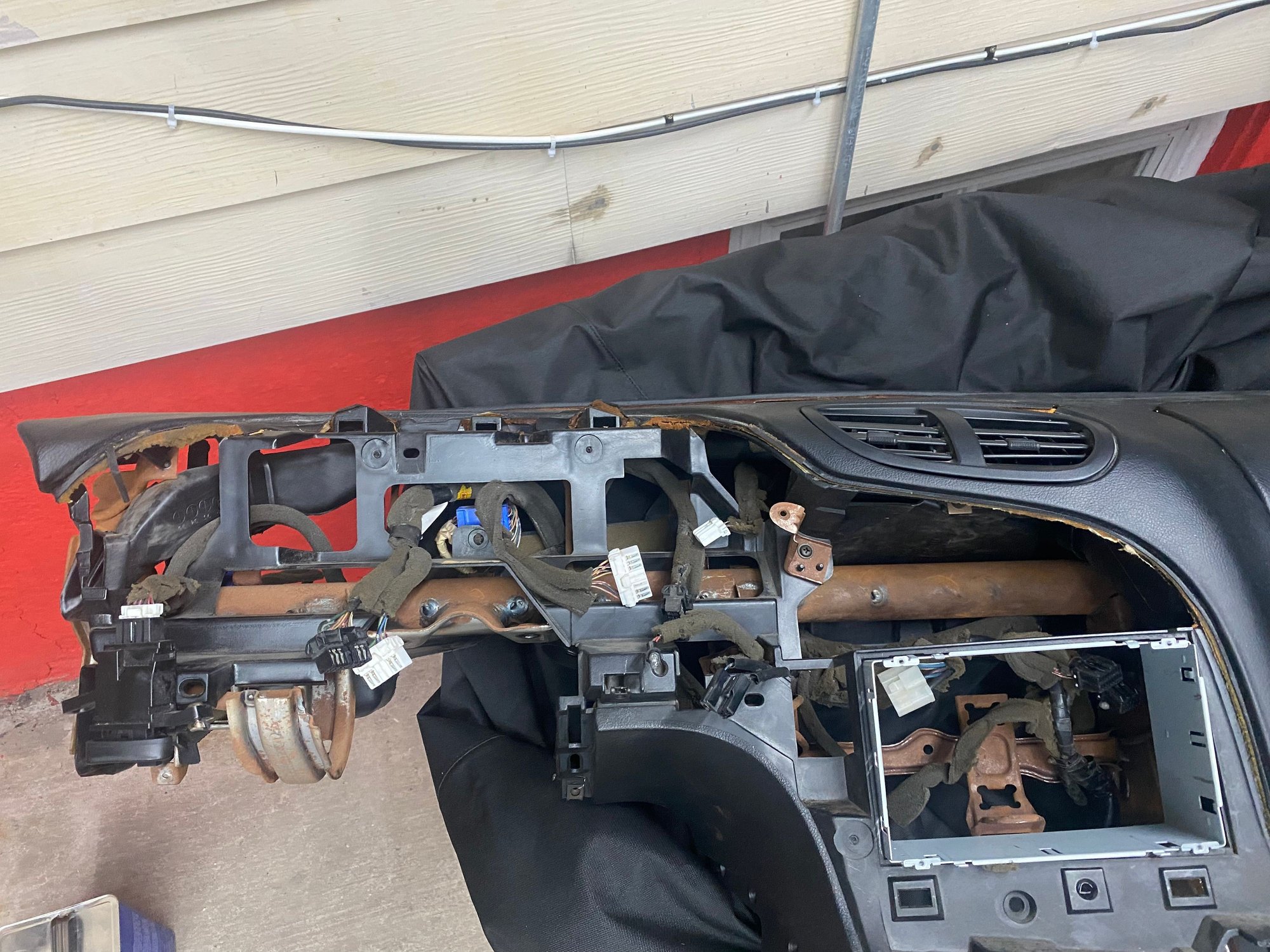 Interior/Upholstery - Cracked 94 Dash - Used - 0  All Models - Woodhaven, NY 11421, United States