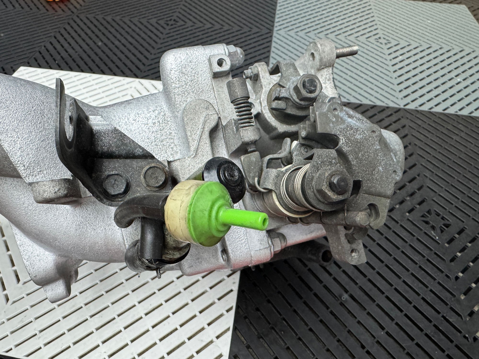Engine - Intake/Fuel - JDM UIM / Throttle Body - COMPLETE - Used - 1992 to 2002 Mazda RX-7 - Birmingham, MI 48323, United States